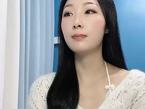 Snapshot of ella55-- chatting on November 2025 01:53:01 AM ella55-- online show from November 2025 01:53:01 AM