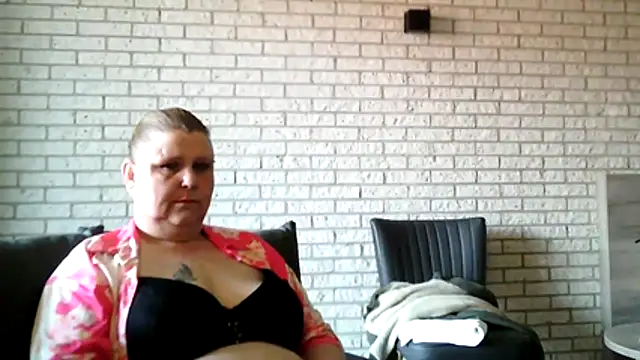 Sylviastar46 online show from April 2026 09:16:02 AM