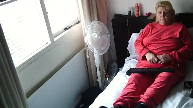 Sylviastar46 online show from December 2025 11:54:02 AM