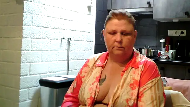 Sylviastar46 online show from May 2026 02:10:01 PM