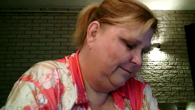Sylviastar46 online show from April 2026 07:49:01 PM