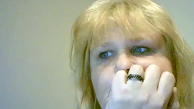 Snapshot of Sylviastar46 chatting on November 2025 05:28:02 PM Sylviastar46 online show from November 2025 05:28:02 PM