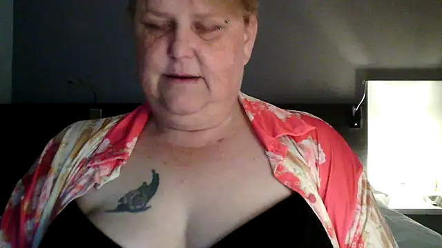 Sylviastar46 online show from May 2026 01:43:02 PM