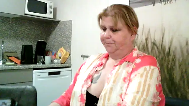 Sylviastar46 online show from April 2026 07:31:02 PM