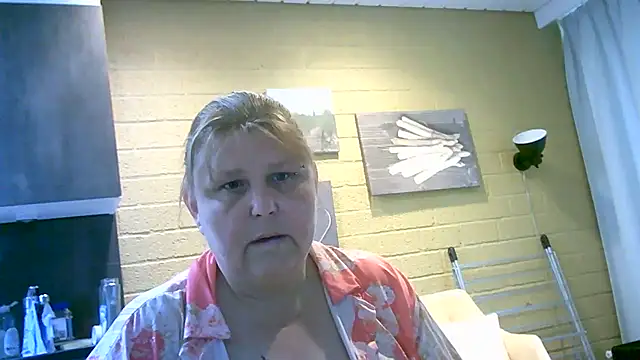 Sylviastar46 online show from May 2026 09:26:01 AM