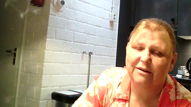 Sylviastar46 online show from May 2026 05:55:02 AM