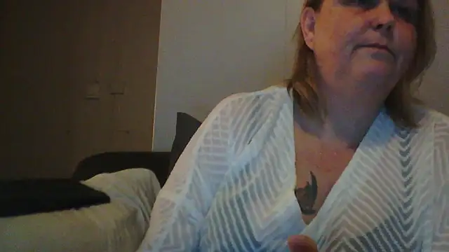 Sylviastar46 online show from February 2026 10:44:01 PM