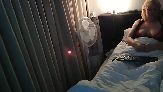 Sylviastar46 online show from December 2025 06:21:02 PM