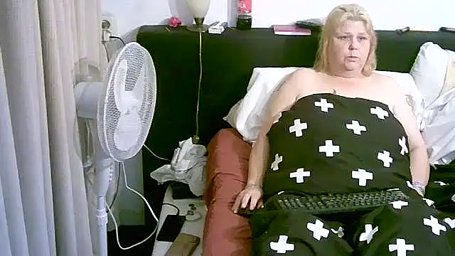 Sylviastar46 online show from November 2025 09:03:02 PM