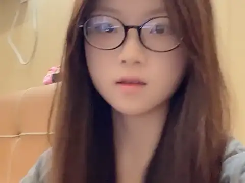 xiaojingzi66 online show from November 2025 06:49:02 AM