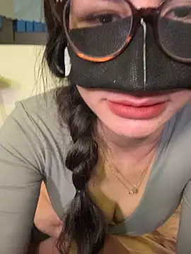 trinhvutrinh online show from November 2025 01:32:02 AM