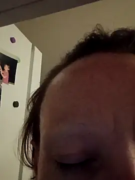 Snapshot of Karebearz1 chatting on April 2026 08:21:02 AM Karebearz1 online show from April 2026 08:21:02 AM