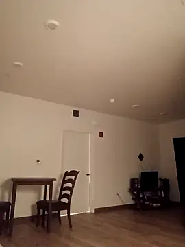 Snapshot of Karebearz1 chatting on April 2026 10:06:01 AM Karebearz1 online show from April 2026 10:06:01 AM