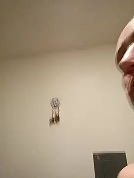 Snapshot of Karebearz1 chatting on November 2025 04:38:02 AM Karebearz1 online show from November 2025 04:38:02 AM