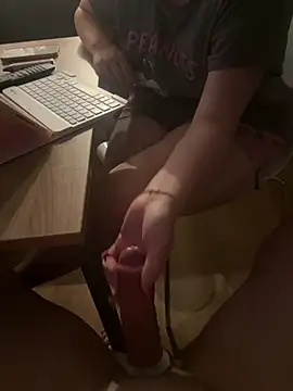 Teeny-Slut18 online show from July 2026 08:06:01 PM