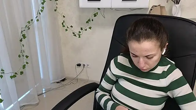 Ulyanix online show from April 2026 04:02:02 AM