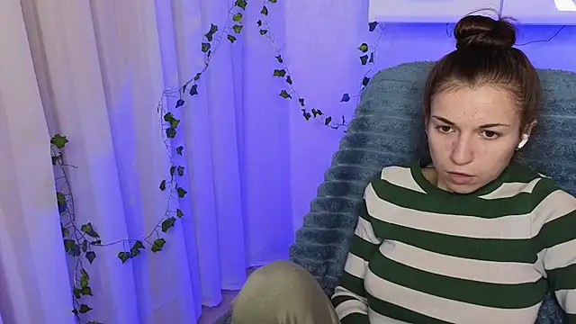 Ulyanix online show from November 2025 04:57:02 AM