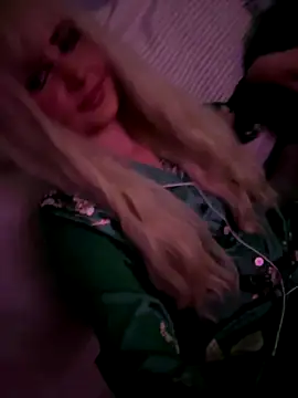 Snapshot of Anastasia-Ro chatting on November 2025 09:08:01 PM Anastasia-Ro online show from November 2025 09:08:01 PM