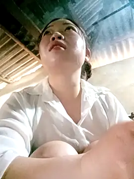 julybe online show from March 2026 01:05:02 AM