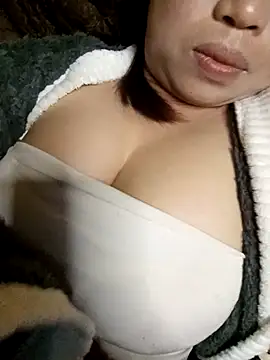 julybe online show from March 2026 05:42:02 PM