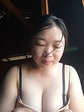 Snapshot of julybe chatting on July 2026 06:42:01 AM julybe online show from July 2026 06:42:01 AM