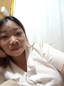 Snapshot of julybe chatting on June 2026 06:47:01 AM julybe online show from June 2026 06:47:01 AM