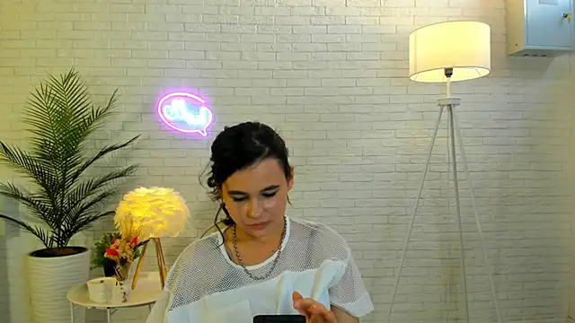 Snapshot of DinahLumb chatting on October 2025 12:36:01 PM DinahLumb online show from October 2025 12:36:01 PM