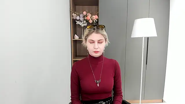 Snapshot of ShaunnaMachacek chatting on November 2025 05:36:01 AM ShaunnaMachacek online show from November 2025 05:36:01 AM