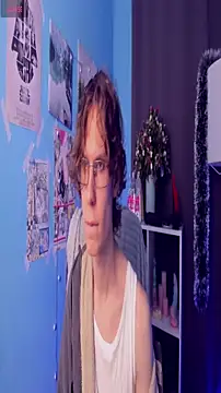 Snapshot of LeoBensyten chatting on December 2025 02:16:02 PM LeoBensyten online show from December 2025 02:16:02 PM