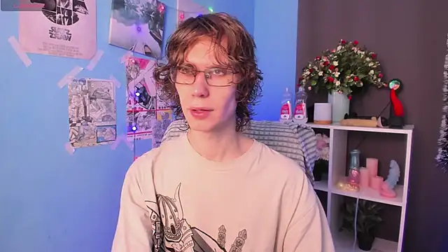 Snapshot of LeoBensyten chatting on December 2025 12:33:01 PM LeoBensyten online show from December 2025 12:33:01 PM