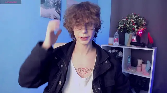 Snapshot of LeoBensyten chatting on November 2025 01:48:02 PM LeoBensyten online show from November 2025 01:48:02 PM