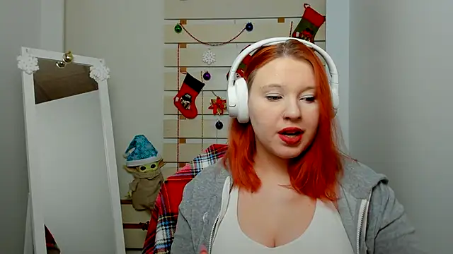 Snapshot of FoxPlayXX chatting on December 2025 07:46:01 PM FoxPlayXX online show from December 2025 07:46:01 PM