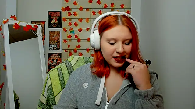 Snapshot of FoxPlayXX chatting on November 2025 07:40:01 PM FoxPlayXX online show from November 2025 07:40:01 PM