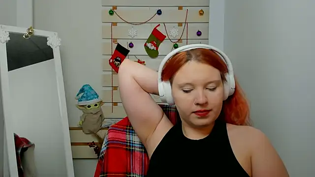 Snapshot of FoxPlayXX chatting on December 2025 08:21:01 PM FoxPlayXX online show from December 2025 08:21:01 PM