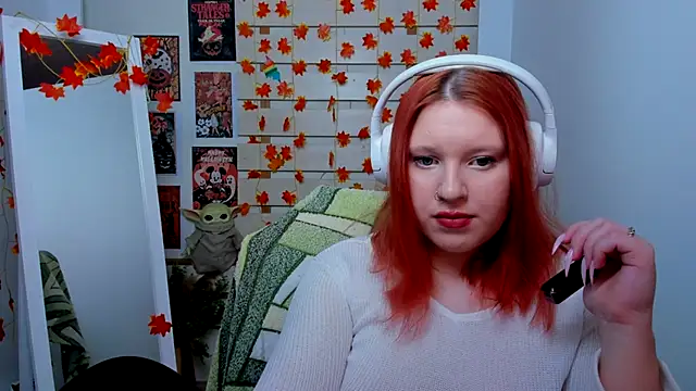 Snapshot of FoxPlayXX chatting on November 2025 11:05:01 PM FoxPlayXX online show from November 2025 11:05:01 PM