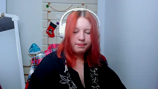 Snapshot of FoxPlayXX chatting on December 2025 07:30:01 PM FoxPlayXX online show from December 2025 07:30:01 PM