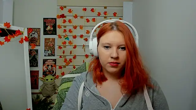 Snapshot of FoxPlayXX chatting on November 2025 10:21:02 PM FoxPlayXX online show from November 2025 10:21:02 PM