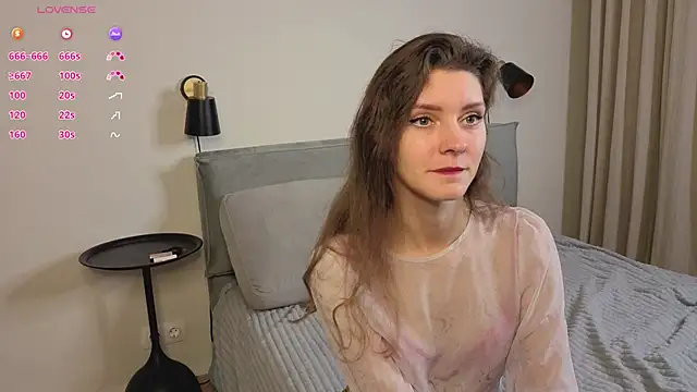 LauraYoungg online show from November 2025 08:31:02 PM