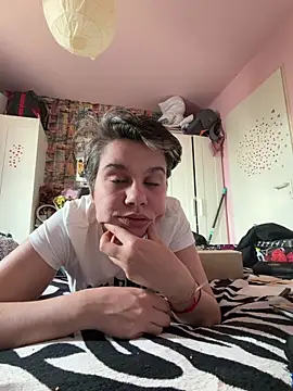 Carolineisback online show from March 2026 11:32:01 AM