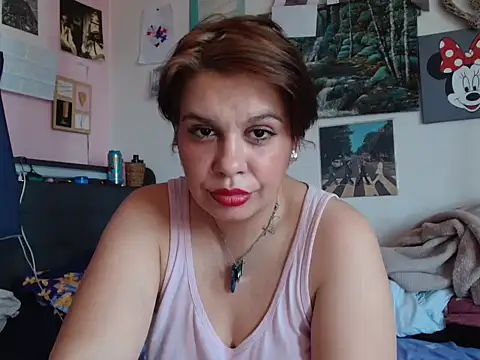Snapshot of Carolineisback chatting on July 2026 01:30:01 PM Carolineisback online show from July 2026 01:30:01 PM