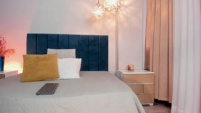 HannaaWells online show from March 2026 02:40:02 PM