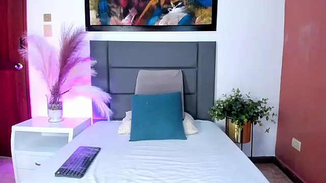 HannaaWells online show from February 2026 06:32:01 PM