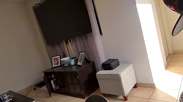 ezrah23 online show from February 2026 05:00:02 PM