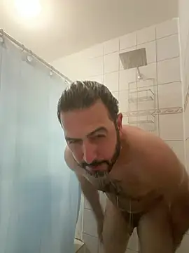 ezrah23 online show from April 2026 09:21:02 PM