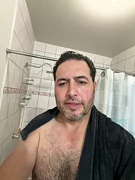 ezrah23 online show from January 2026 11:09:01 PM