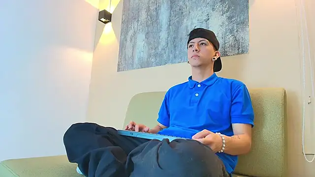 NOHA CRAYG online show from November 2025 01:37:02 PM