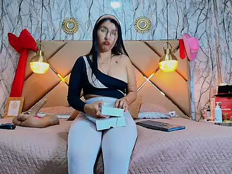 CATTA GARCIA online show from December 2025 01:46:02 PM