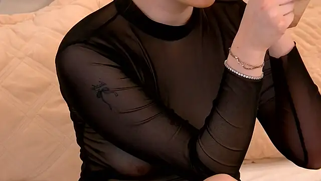 VickiBanx online show from November 2025 04:22:01 AM