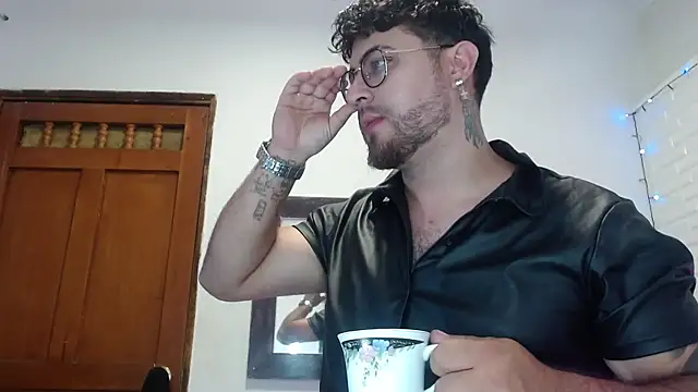 Snapshot of Andrew_Foxx1 chatting on October 2025 02:14:02 PM Andrew Foxx1 online show from October 2025 02:14:02 PM