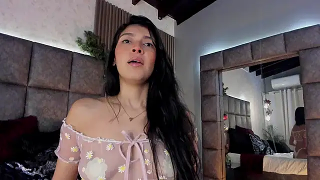 Snapshot of BrigitteVons chatting on December 2025 11:09:01 PM BrigitteVons online show from December 2025 11:09:01 PM